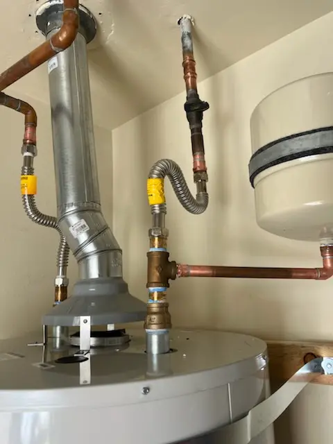 Water heater installation and plumbing repair in La Fetra